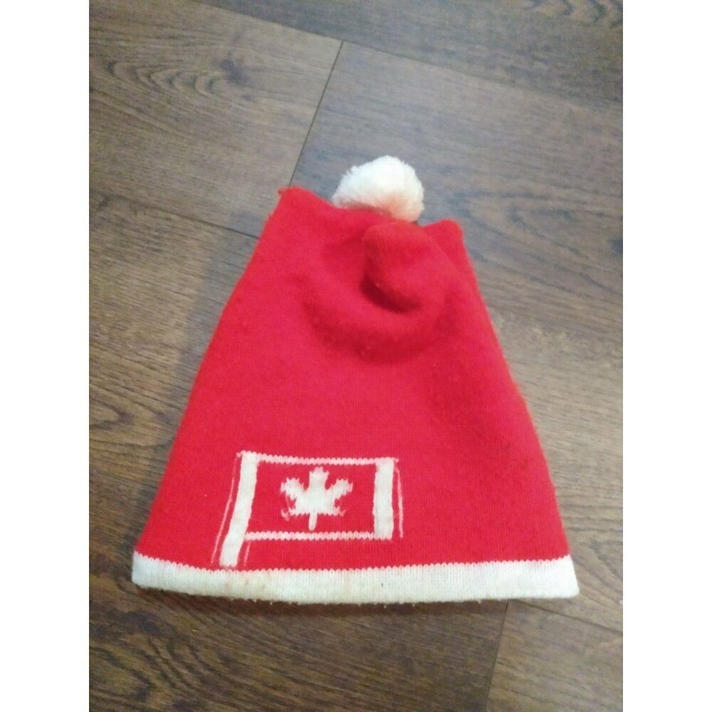 Vintage Canada Toque Hat Beanie Adult One Size Canadian Red White